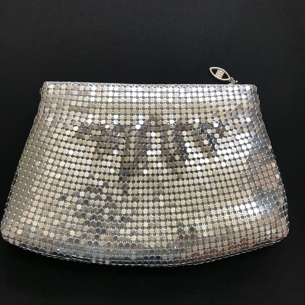 Silver beaded-like clutch purse